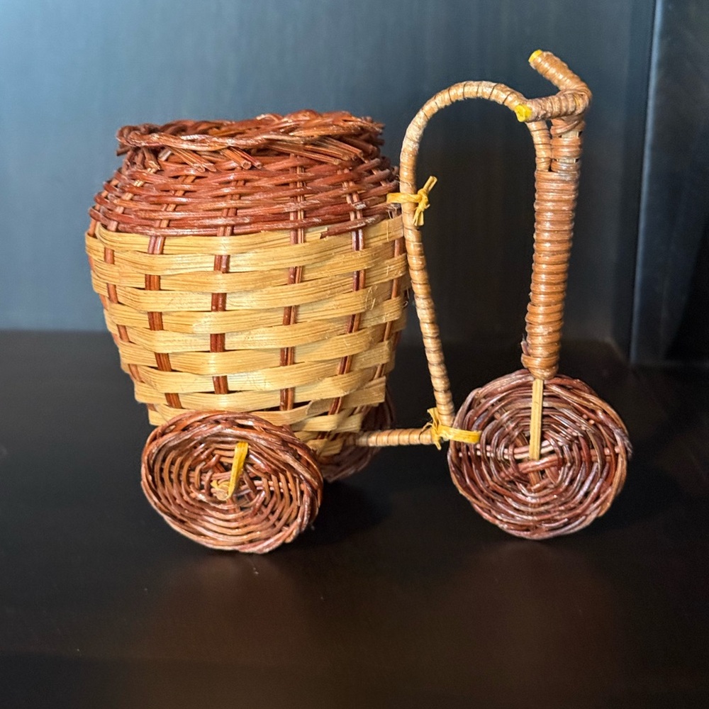 Woven Wicker Basket Tricycle Decor (Small)